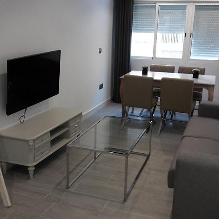 Guesting Velazquez Apartment Кадис Екстериор снимка
