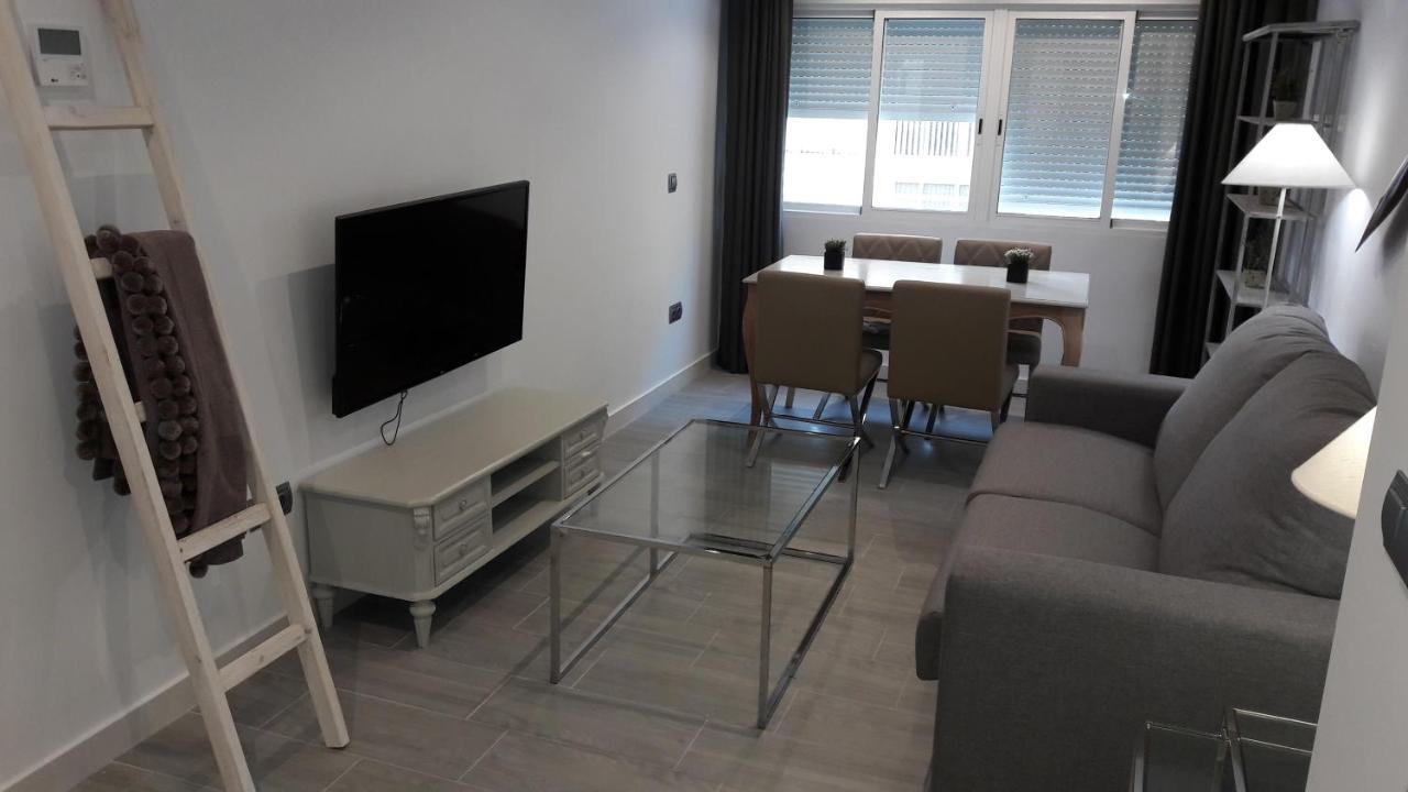 Guesting Velazquez Apartment Кадис Екстериор снимка